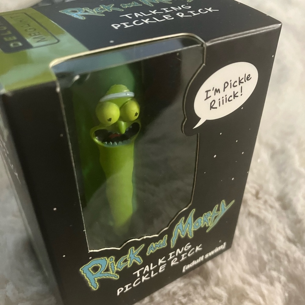 Very small Rick and Morty talking pickle rick-NEW